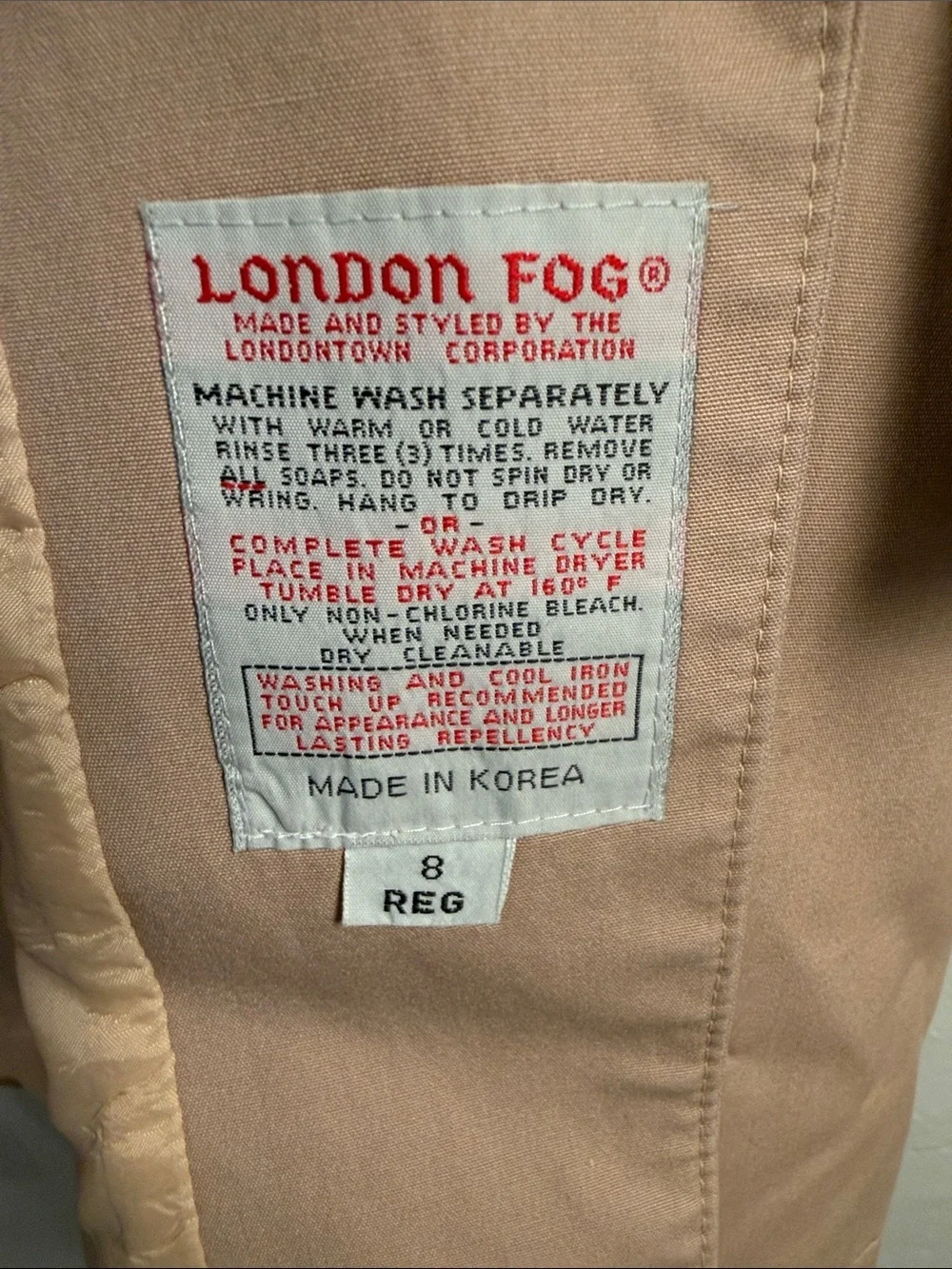 London Fog Womens Light Tan Single-Breasted Trench Coat size 8. Medium lenght